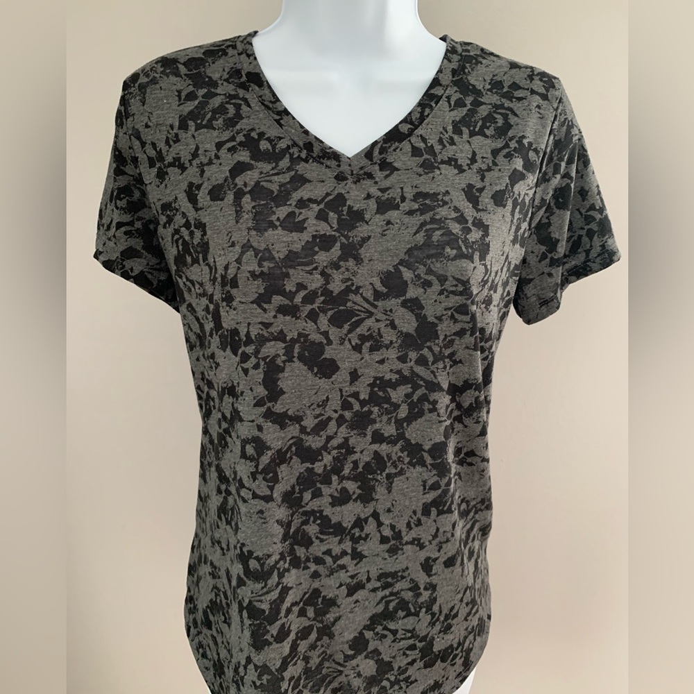 Tek Gear V- Neck Tee